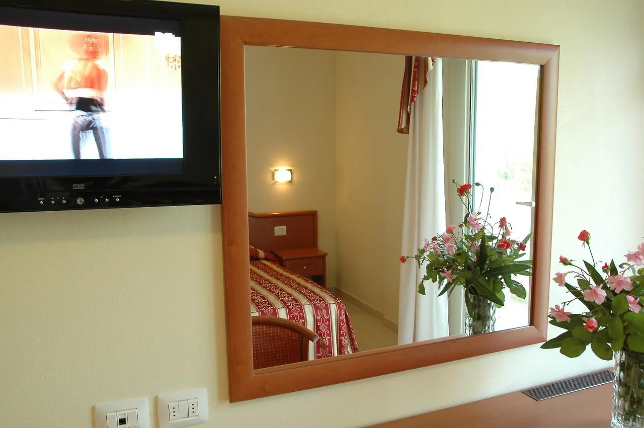 Hotel Roma 체르비아