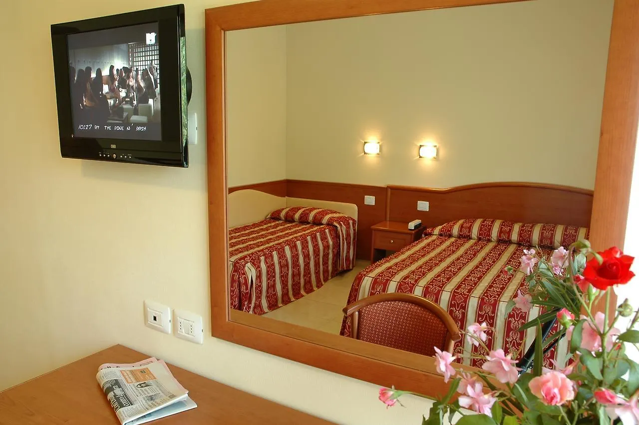 Hotel Roma 체르비아